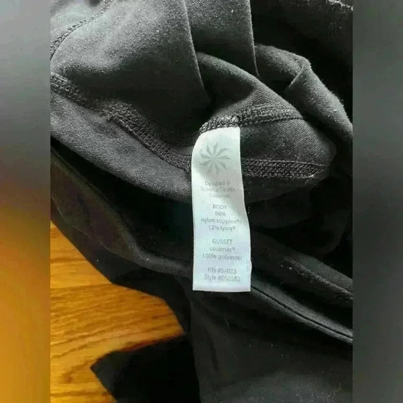 Athleta Activewear Capris - Medium - Black - Picture 7 of 10